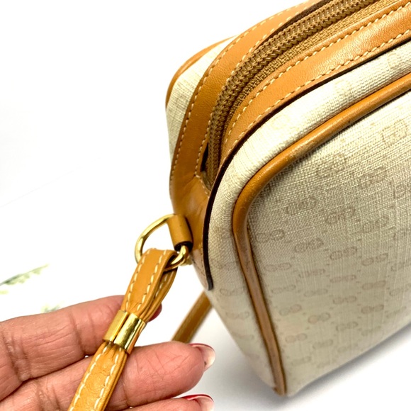 SOLD Gucci Vintage Monogram Crossbody Bag - Picture 7 of 16